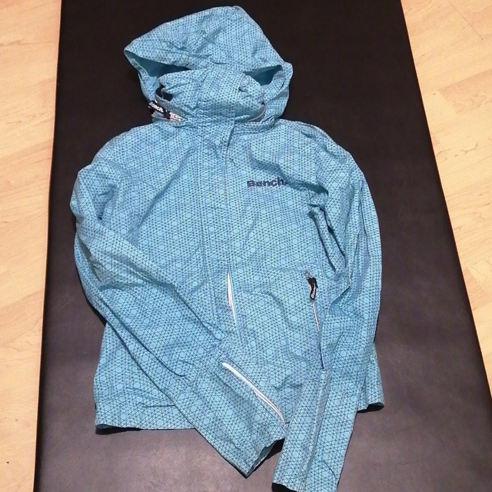 Bench spring coat